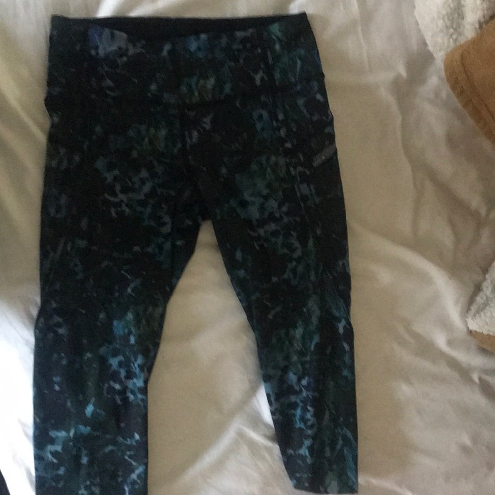 Lululemon workout pants size 4